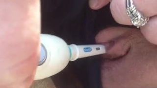 Masturbieren mit meinem Oral b