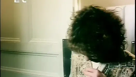 Pelayan nakal ini sama pelanggannya yang seksi