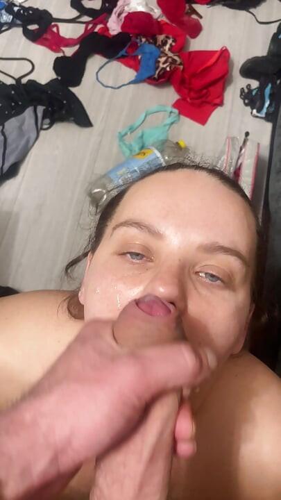 Deepthroat Gagging