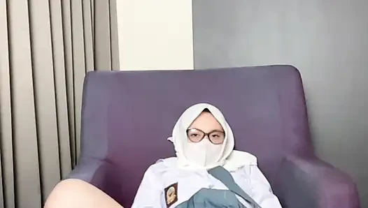 Pelajar SMA pamer pantat besar berujung muncrat