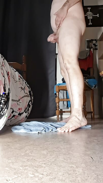 Hook in the dilated ass of the bitchdegorze