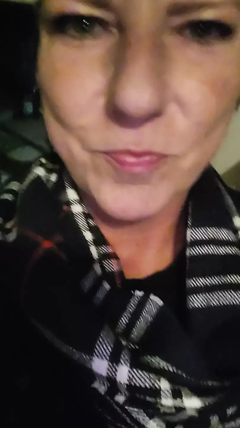 性感的美国熟女撒尿和自慰