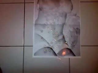 Huge cumshot tribute on user phonograffitti
