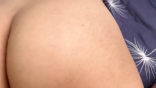 Verrat mit dem Super-Hintern und der engen Muschi meiner Frau, sodass ich ihr Wasser auf die Taille spritzen und meinen großen Schwanz entleeren musste.