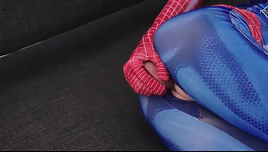 Spider Woman dan lubang laba-labanya yang basah. Thor's Hammer Cream