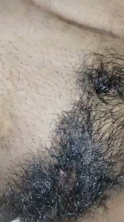Sister-in-law did a cool cleaning by making her pussy hair | Clip 1