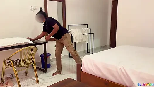 Rest House Supervisor Sex with Cleaning Staff Girl