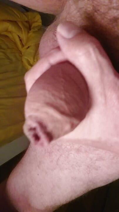 Cumming into a glass of pee