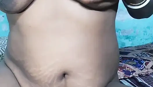 Neu verheiratete unbefriedigte bhabhi fingert feuchte muschi, orgasmus-masturbation