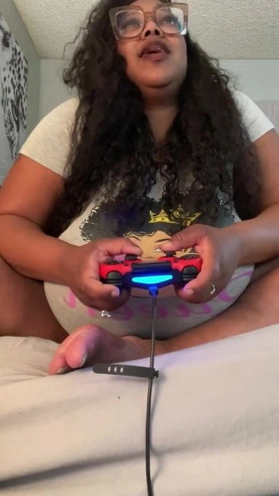 Black Beauty and her titties play Video Games