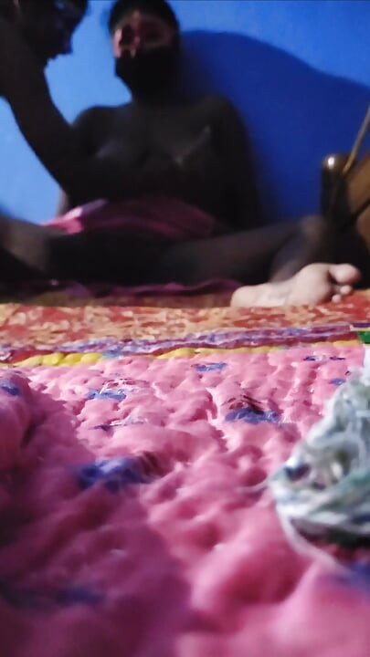 पड़ोसी भाभी को चाटा और चौड़ा सेक्स वीडियो किया