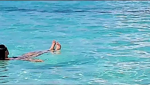 Seksi gilf orta yaşlı seksi kadın candi annie ile Karayip gezisi