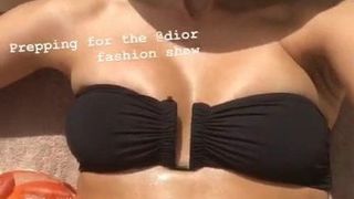 Jessica Alba - sexy Körper in einem Bikini, 4-30-2019