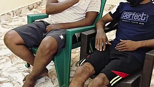 Desi disetubuhi oleh dua teman