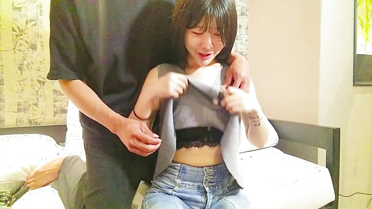 Private Creampie Sex with a Girl in a High-end Store