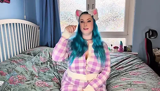 Kitty lagi asik mainin toketnya - solo girl