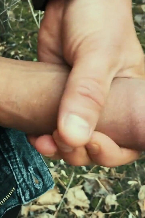 Arab Is Jerking off and Cumshot Is Making Nice dropping of Cum Sound