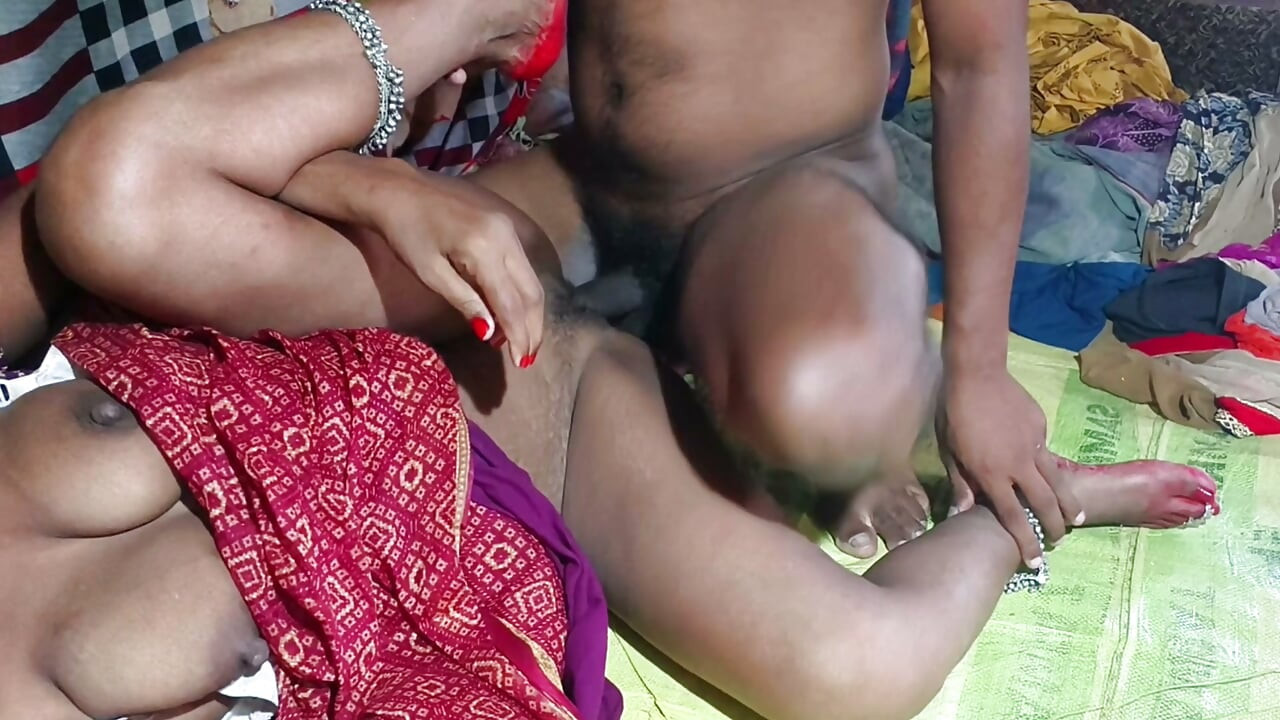 Bhaiya ne bhabhi ka boobs daba ke chut ko romantic mood se chudai kar diya .indian desi village hindi audio viral sex video