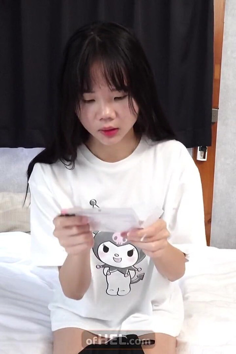 Baebi Showing off Purchases and Flame Testing a New Vibrator on Her