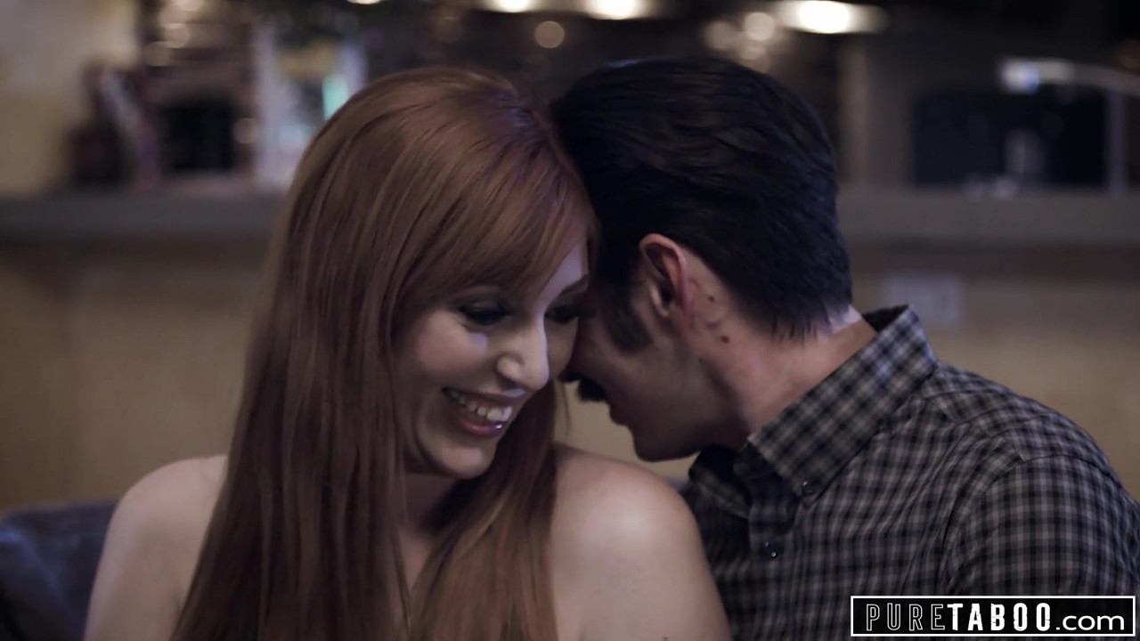 欲求不満のカップルはベビーシッターとセックスしたい