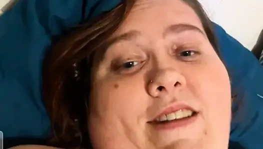 Peter griffin si pria yang mirip keluarga melampiaskan apa yang seharusnya dia masukin ke dalam memeknya yang bodoh