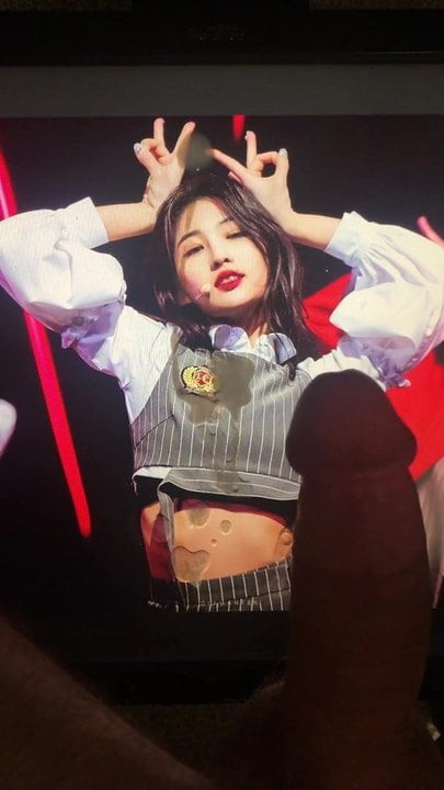 EVERGLOW Sihyeon cum tribute