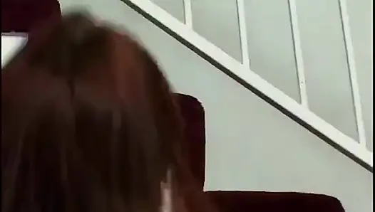 Kızıl saçlı fahişenin tatlı sıkı amcığı sikiliyor