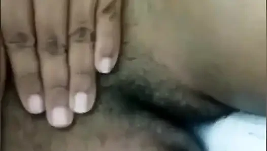 Bir fenomenin viral mm'leri, teyze mastürbasyon fışkırtarak inleyerek orgazm