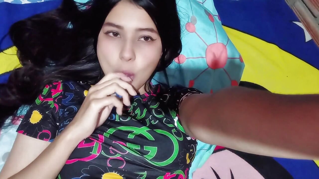 和我的嫂子的视频电话, 我给她看我的