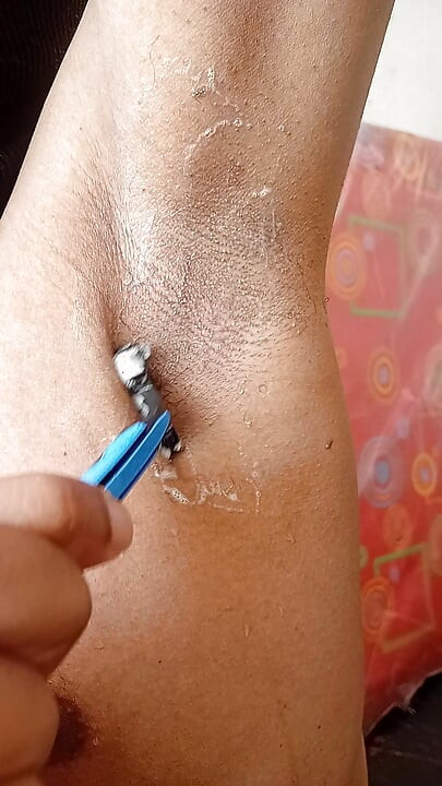 Shaving my armpits