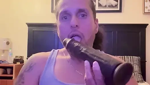 I love to fuck myself
