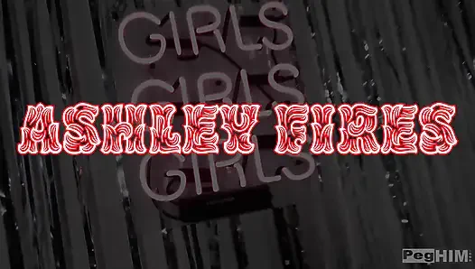 Ashley Fires soyunuyor ve göt deliğini parçalamadan önce sikiliyor