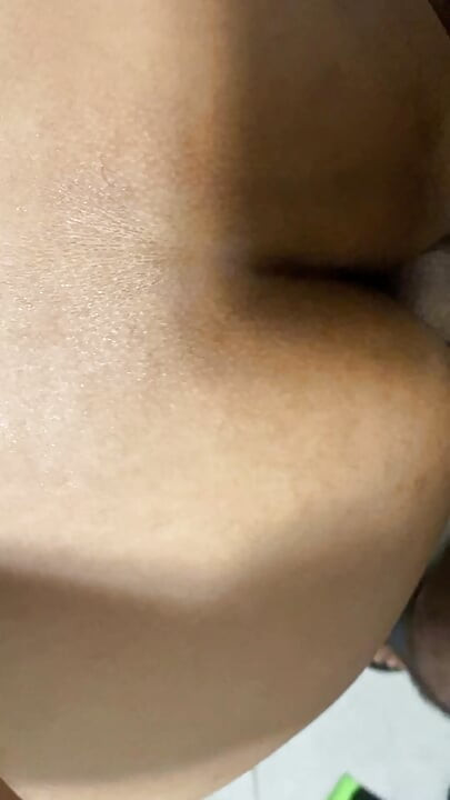 스리랑카 여친과 첫 애널 시도