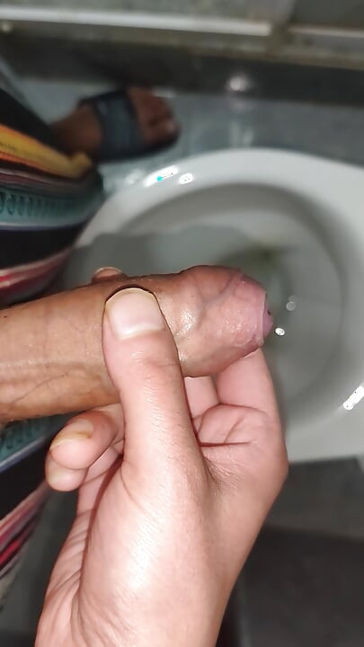 Beautiful Twink Jerks off in a Toilet