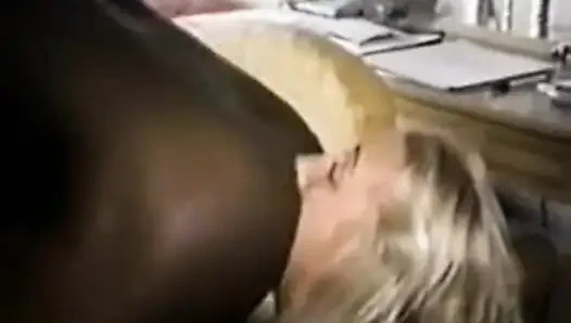 Kecanduan kontol besar pria kulit hitam - istriku suka banget sama kontol besar pria kulit hitam