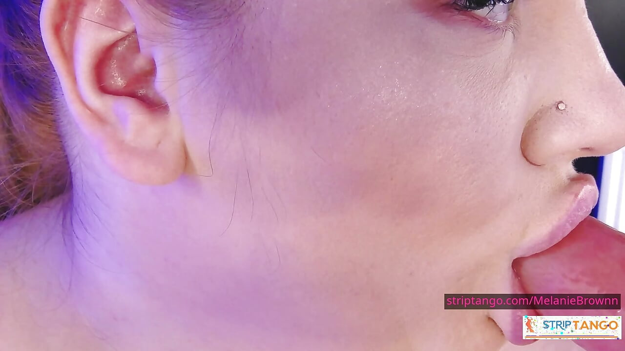 장난 더러운 이야기는 여기에서 시작합니다. 자위하는 실제 소녀, JOI, 다리를 다듬어!