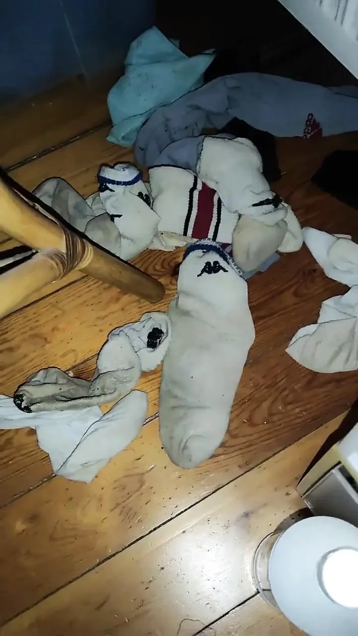 Dirtyjunkbro nggak perlu toilet untuk kencing. Dia melakukannya di mana-mana! Mega Dirt!