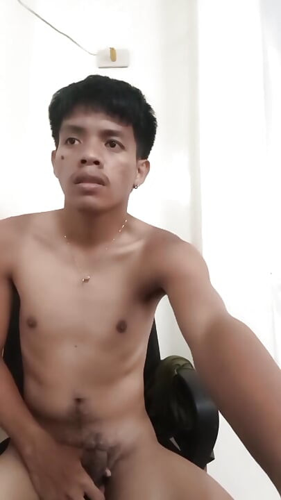Pinoy Twink Gets Horny at Home
