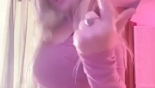 "uslu kız" için film günü bts