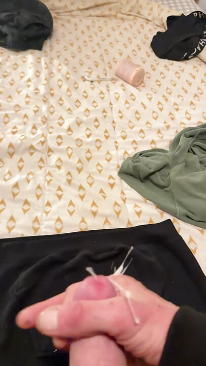Huge cumshot