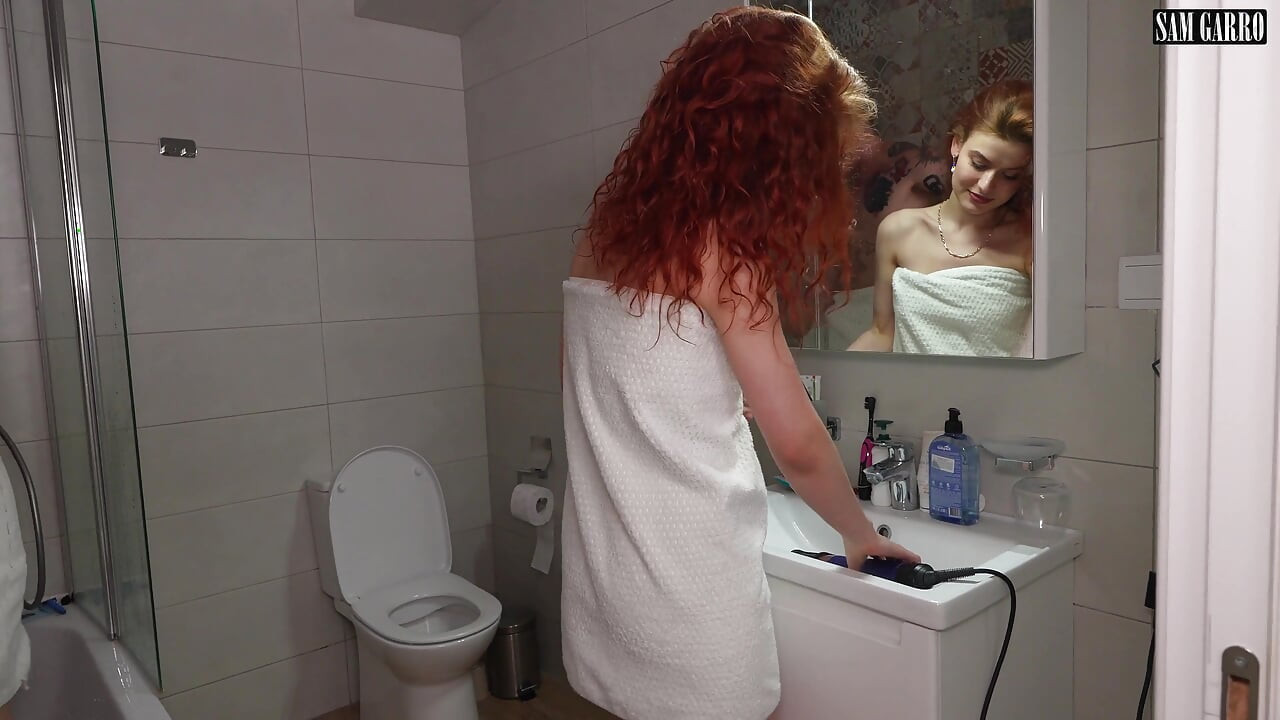 Senzualni seks sa prelepom crvenokosom devojkom mog prijatelja