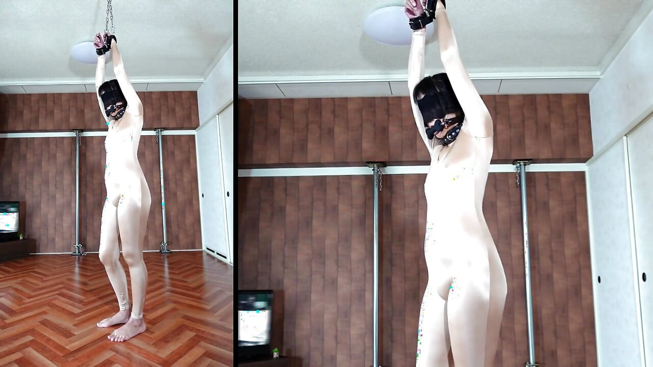 Διέγερση απόλαυσης τριών σημείων χωρίς εσώρουχο και σουτιέν