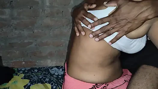 Video seks tante seksi india dengan pantat bahenol lagi asik dientot habis-habisan