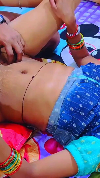 India Desi Local Village Teen Bhabhi Outdoor Xxx videos, Indian Beautiful Village Bhabhi Outdoor sex video in Hindi Audio | Clip 1