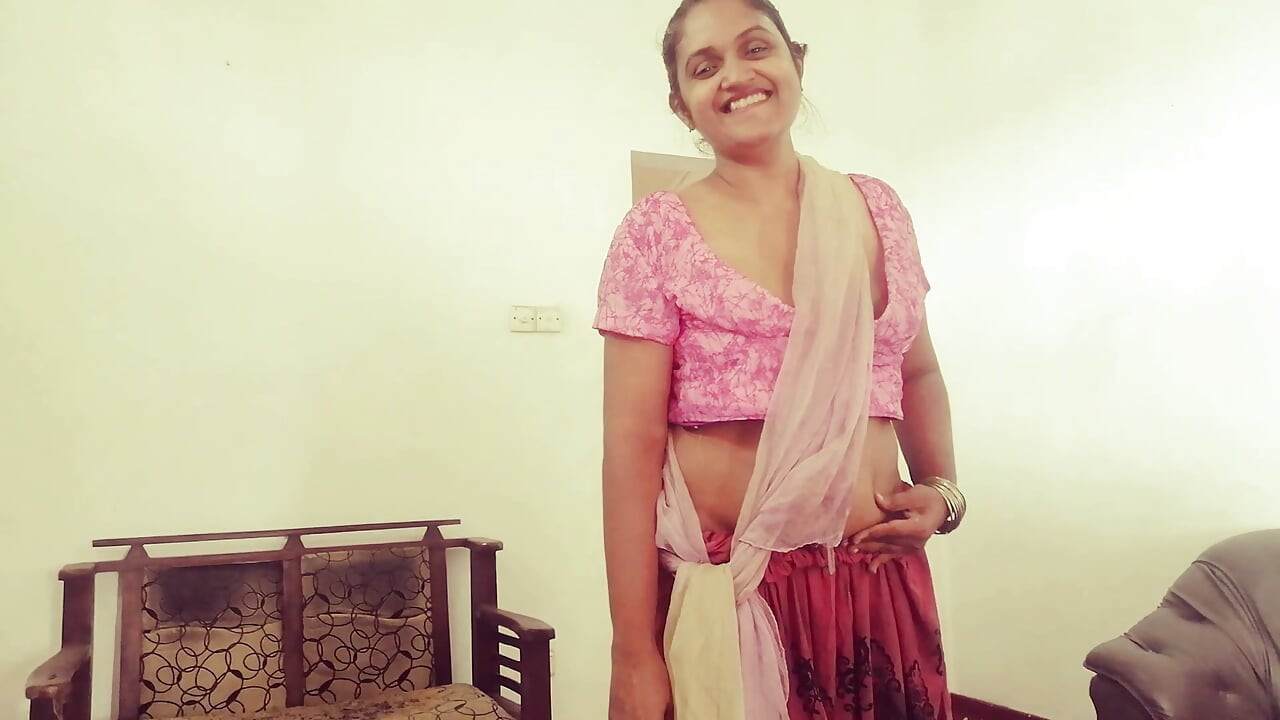 奥様が留守の間に、インド人メイドがご主人の肉棒をしゃぶる