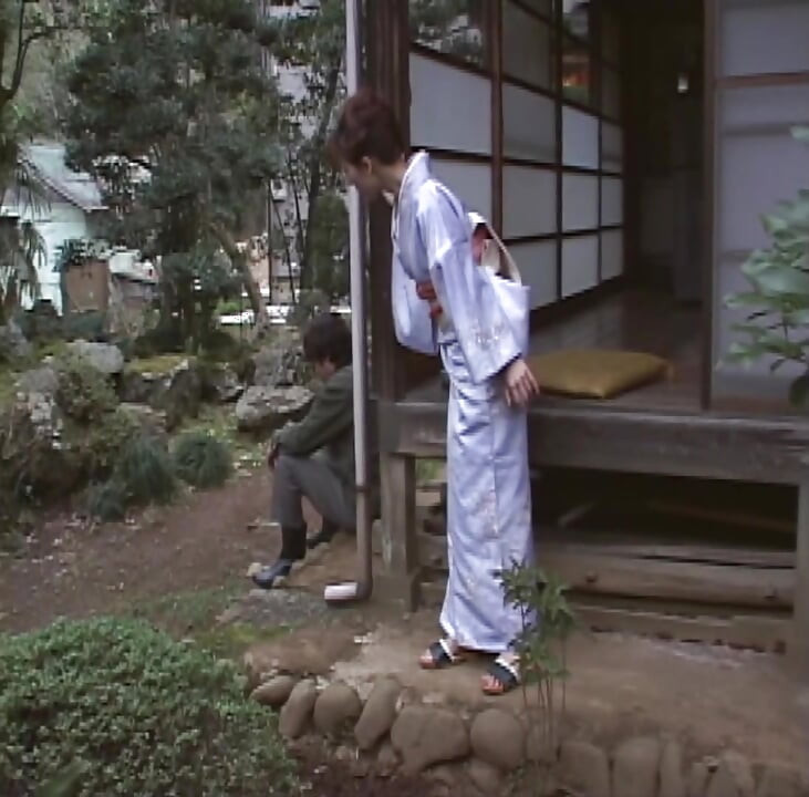 P135G01 In the good old days of the Showa era, mature women who married into hot spring inns were considered high-class call girls in their youth! A sensual erotic drama that begins with an encounter with an old customer!