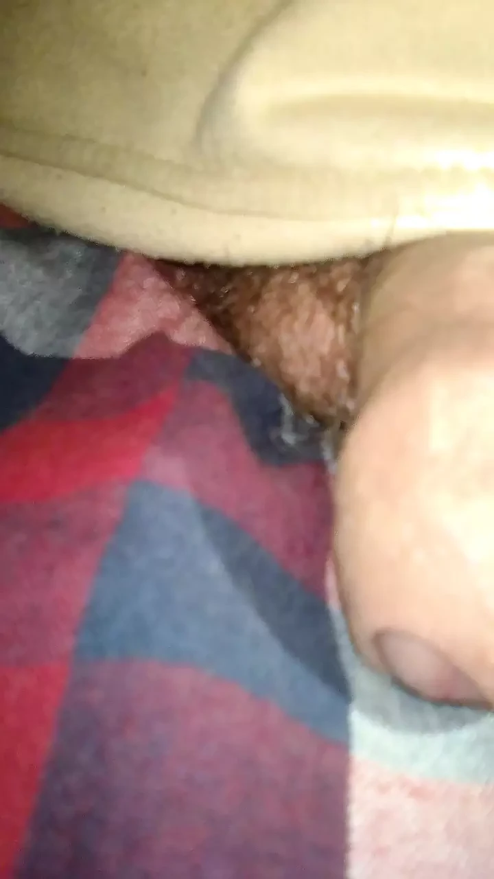 Jeune porno colombien avec un très gros pénis