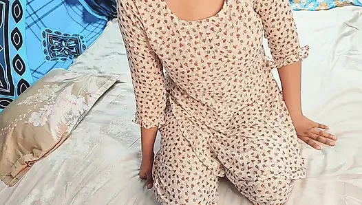 Vahşi göt heyecanı sessizliği parçalıyor ve açlığın ateşini açıyor