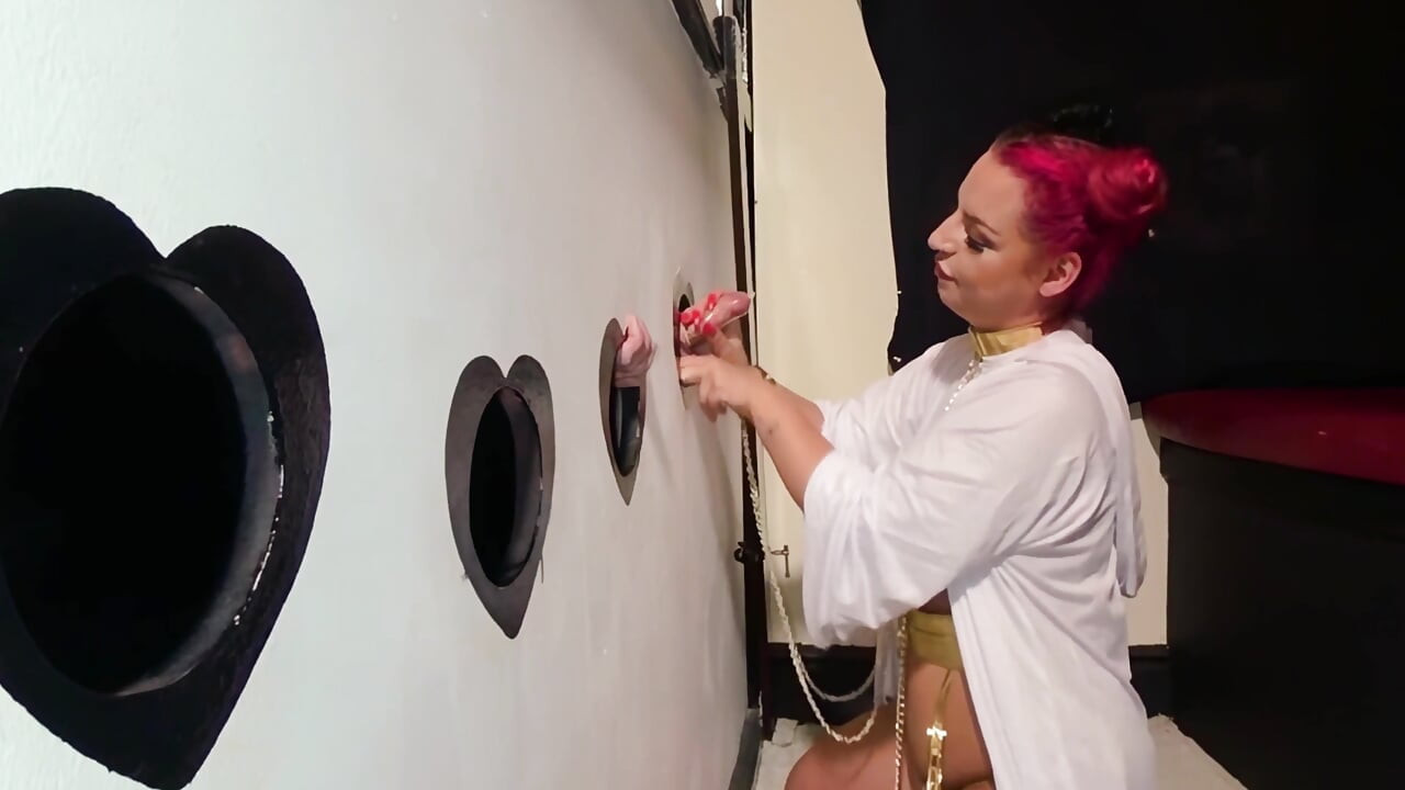 Cheri Pi - Dublă caracteristică - futai în latex și supt - 3 scene cu gaura din zid - glory hole