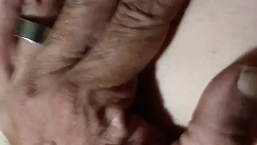 Yaramaz evli kadın bağlı, sikiliyor ve dölleniyor